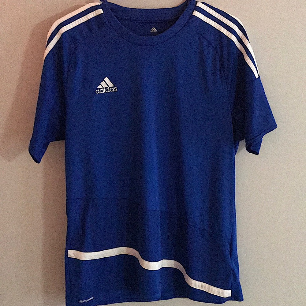 athletic shirt
